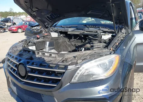 2012 Mercedes-Benz Ml 63 Amg 4Matic z USA, uszkodzony, nr VIN 4JGDA7EB0CA033186